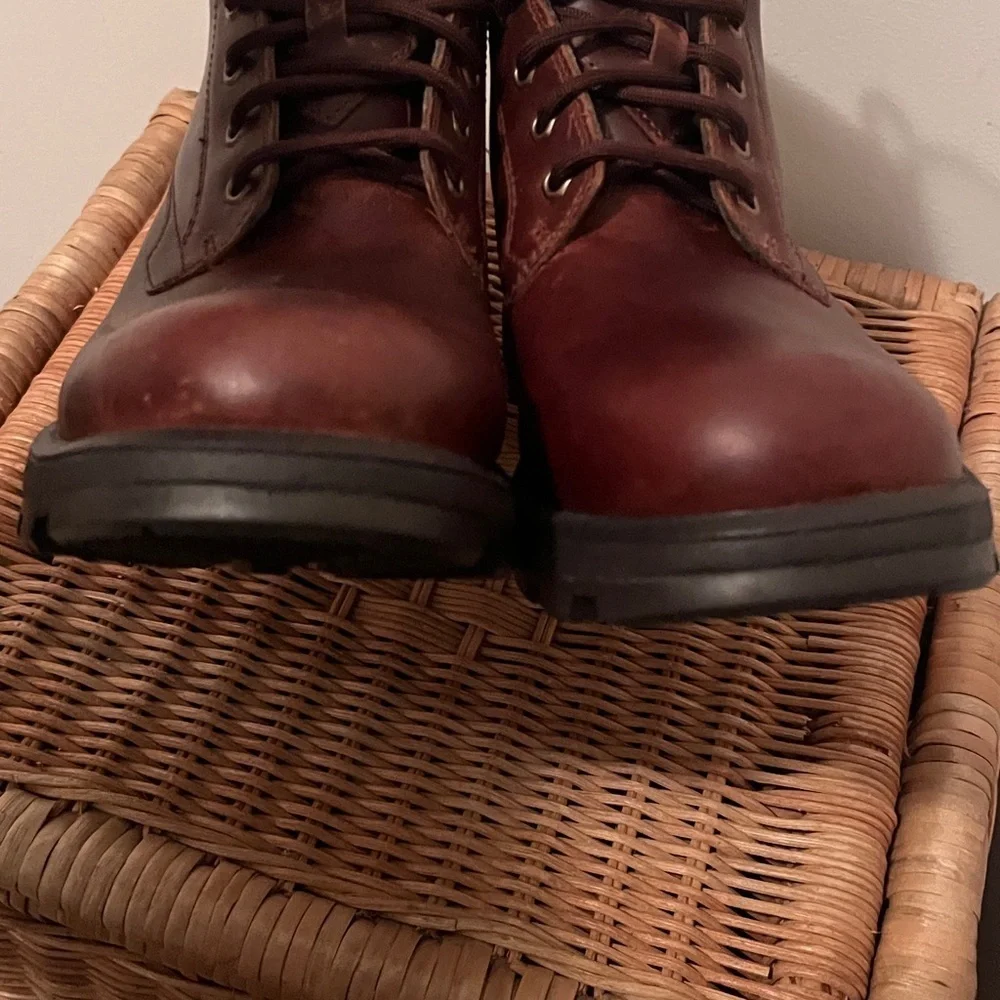 Ugg Stenton Boot Size 7 NEW
